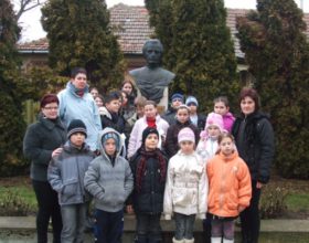 Koszorúzás a román költő születésnapján